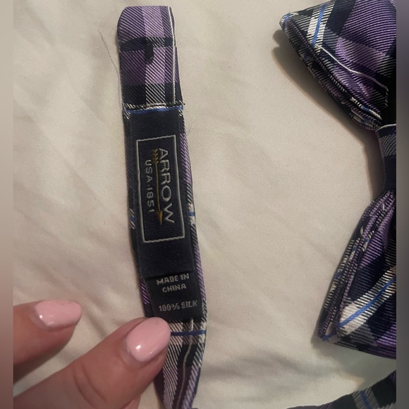 Arrow 100% Silk Bow Tie - Picture 3 of 3
